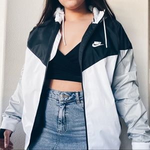 Nike windbreaker jacket